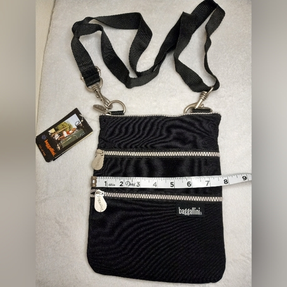 Baggallini NWT 3 Zipper Crossbody Bag - Picture 5 of 5